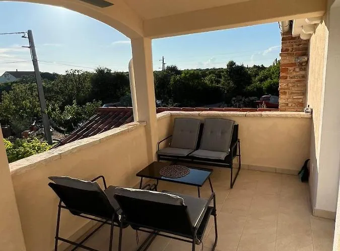 Lorena Appartement *