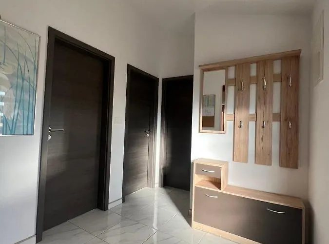 Lorena Appartement *