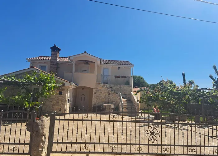 アパート Lorena Lakmartin