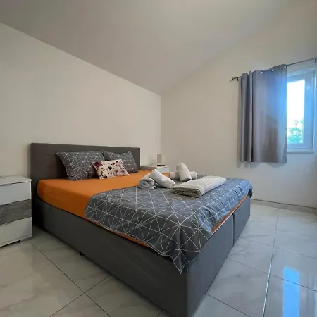 Lorena Apartment Lakmartin